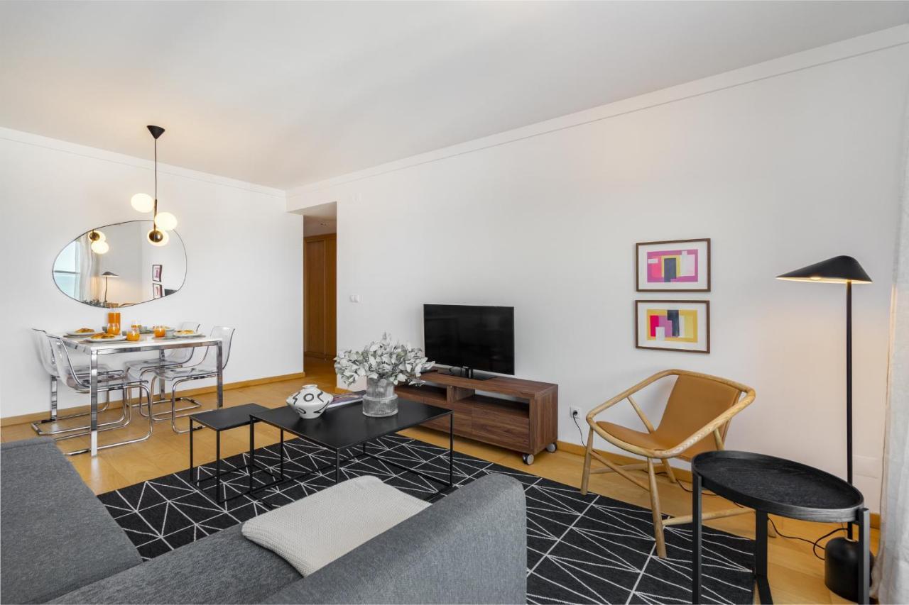 Apartament Whome Panoramic View With Elevator, Ac, Garage Perfect For Families & Business Travellers