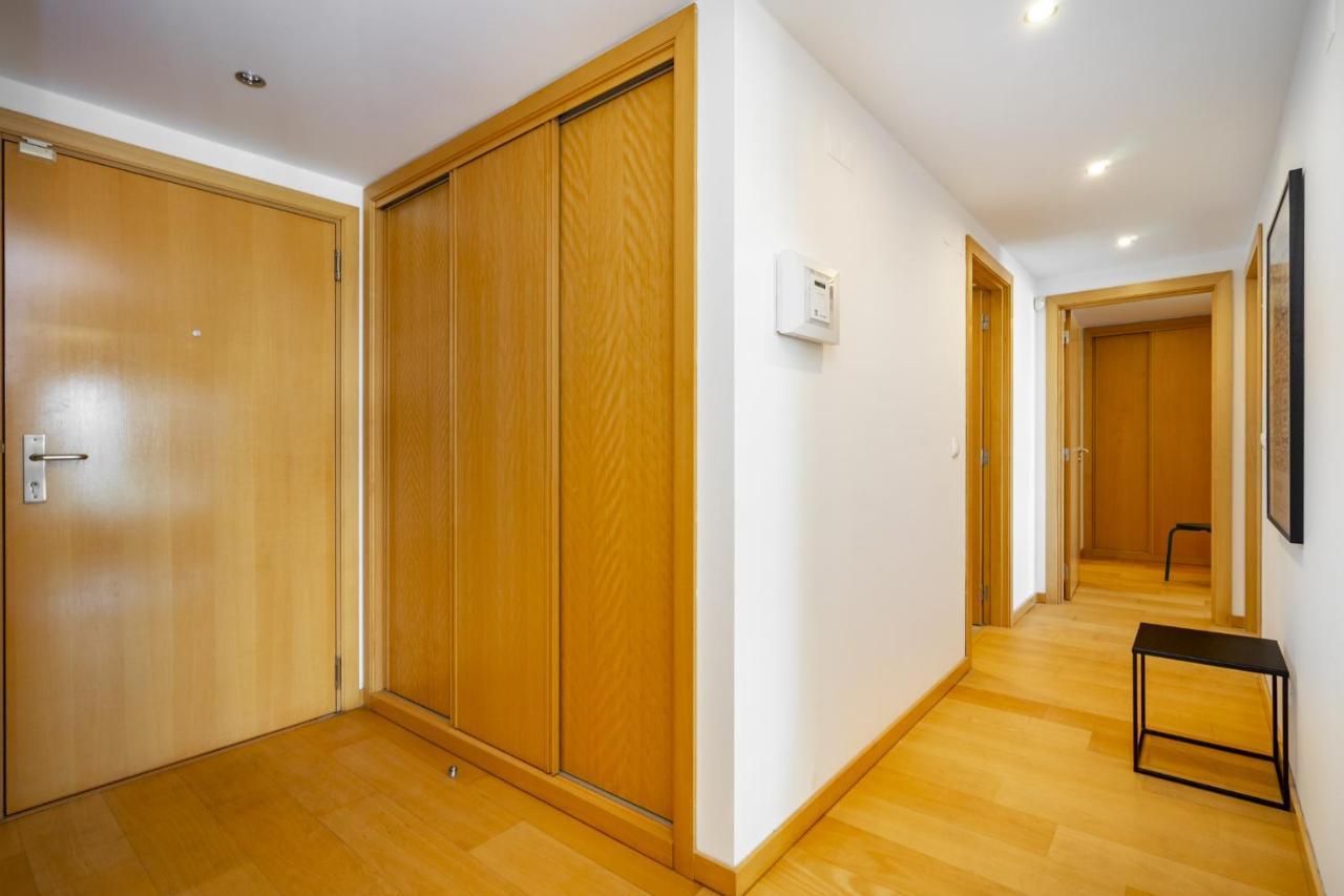 Whome Panoramic View With Elevator, Ac, Garage Perfect For Families & Business Travellers Lizbona