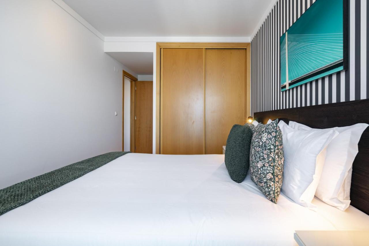 Whome Panoramic View With Elevator, Ac, Garage Perfect For Families & Business Travellers Apartament Lizbona
