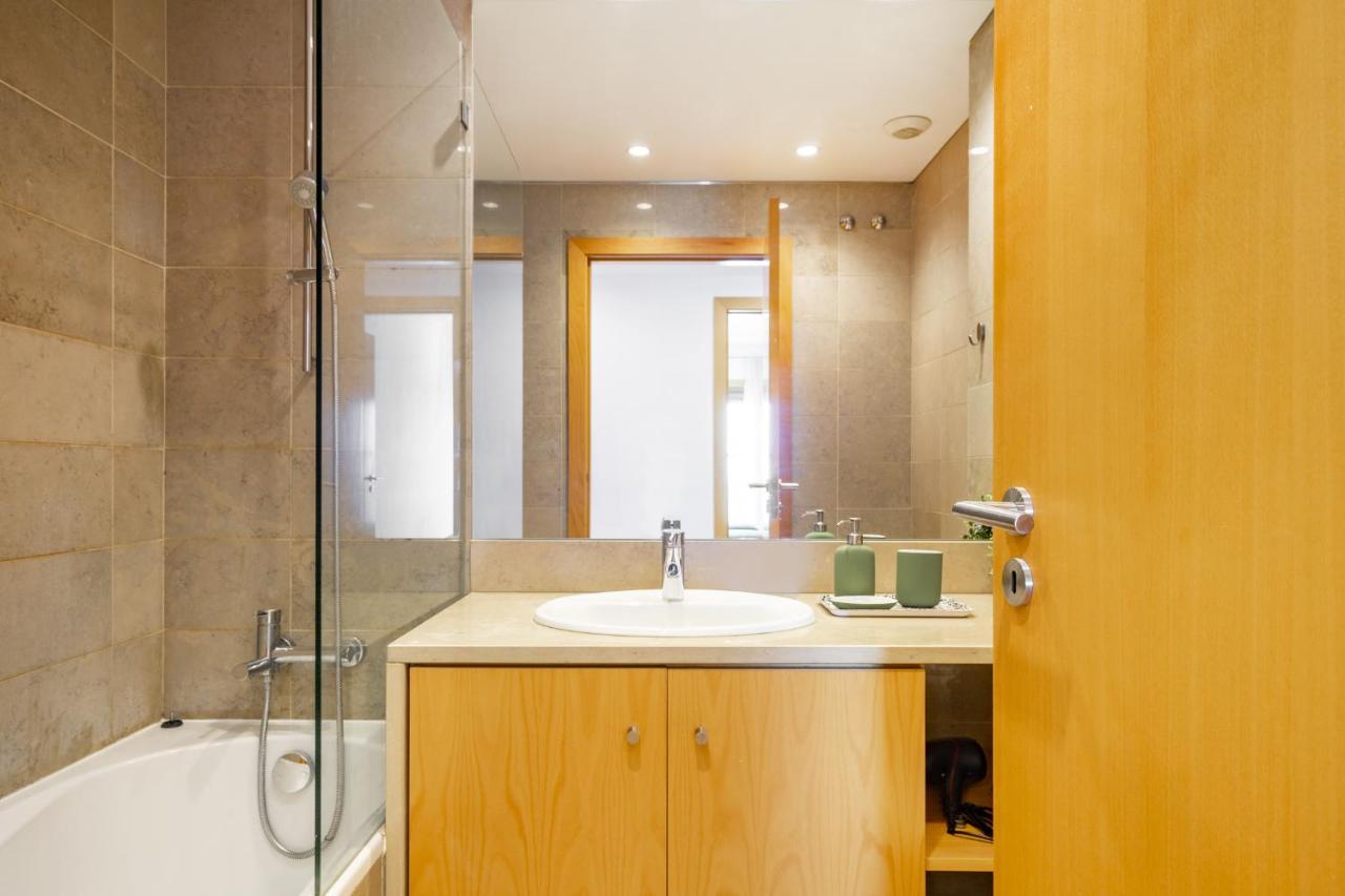 Whome Panoramic View With Elevator, Ac, Garage Perfect For Families & Business Travellers Lizbona