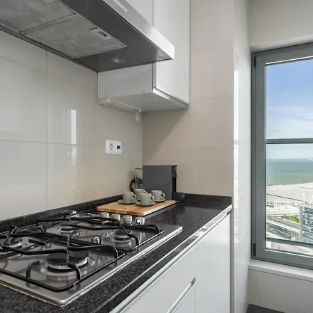 Whome Panoramic View With Elevator, Ac, Garage Perfect For Families & Business Travellers Lisbon Exterior photo