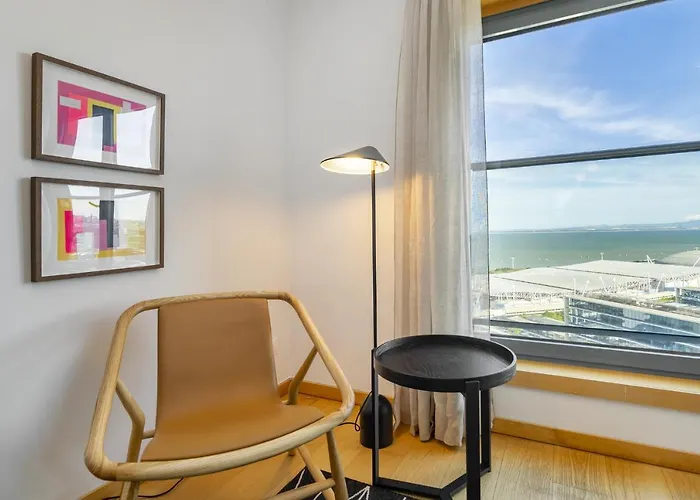 Whome Panoramic View With Elevator, Ac, Garage Perfect For Families & Business Travellers